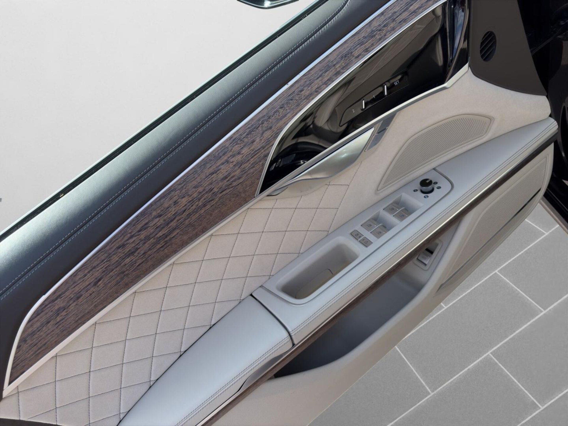 Audi A8 Lang