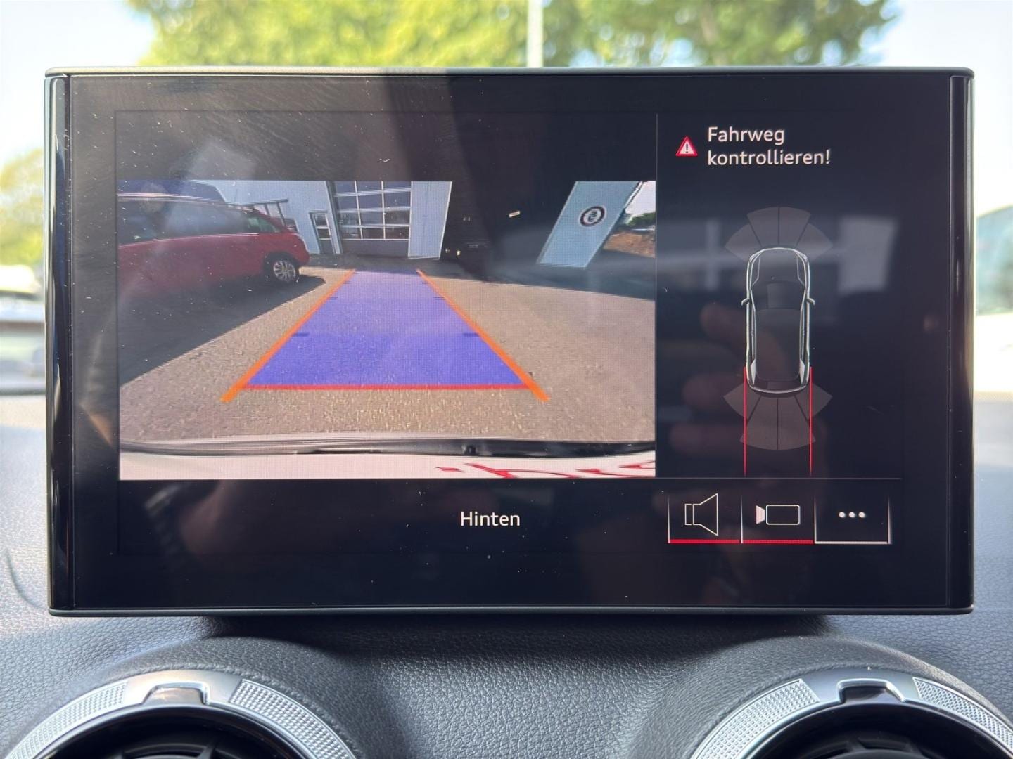 Bild über Audi Q2 S line 35 TFSI S tronic - für weitere Informationen kontaktieren Sie den Audi Partner