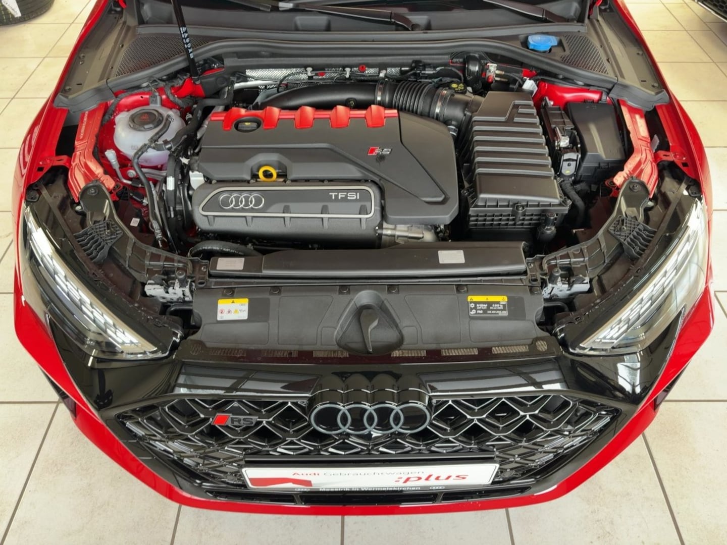 Bild über Audi RS 3 Sportback TFSI quattro 294 kW S tronic - für weitere Informationen kontaktieren Sie den Audi Partner