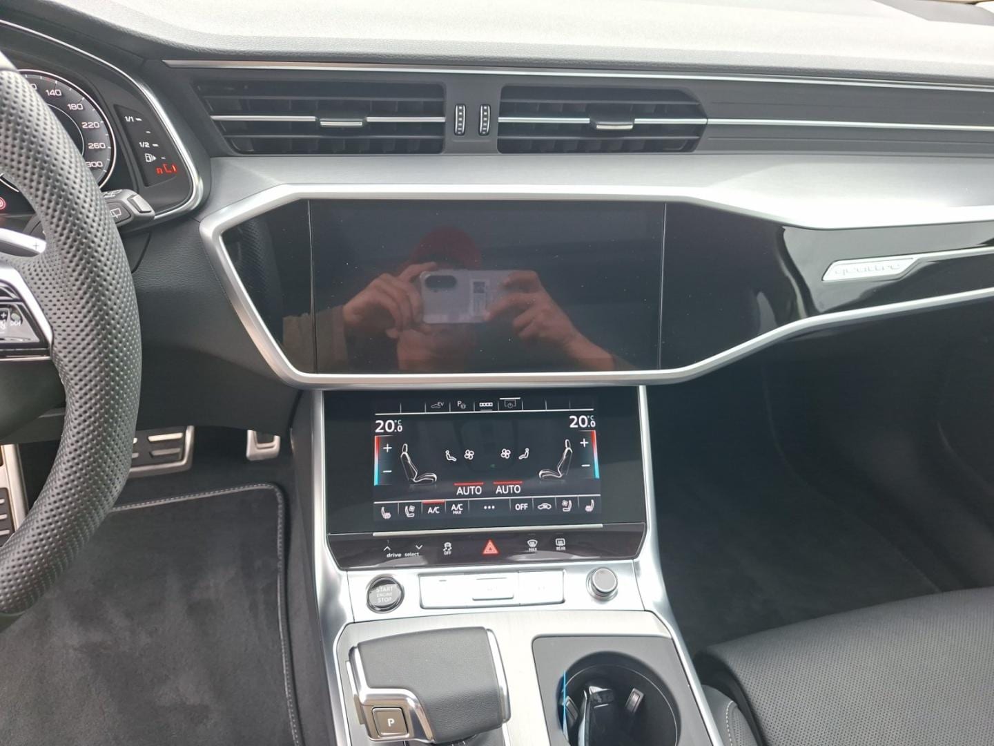 Bild über Audi A6 Avant TFSI e S line 55 TFSI e quattro S tronic - für weitere Informationen kontaktieren Sie den Audi Partner