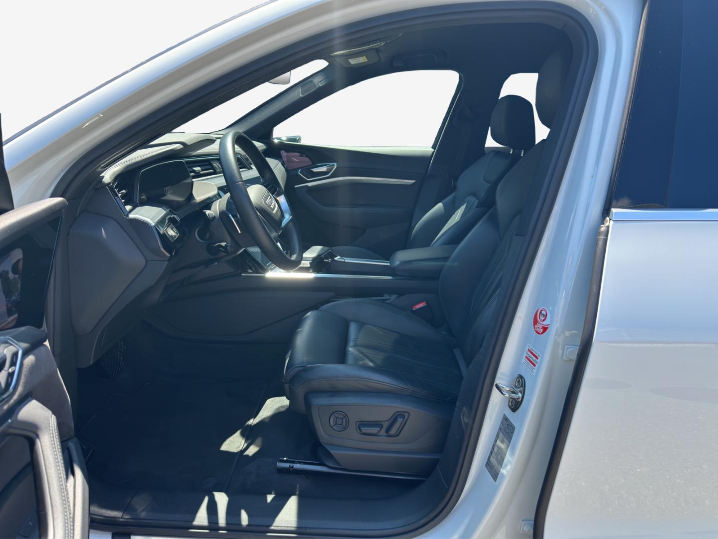 Image about Audi e-tron advanced 55 quattro 300,00 kW