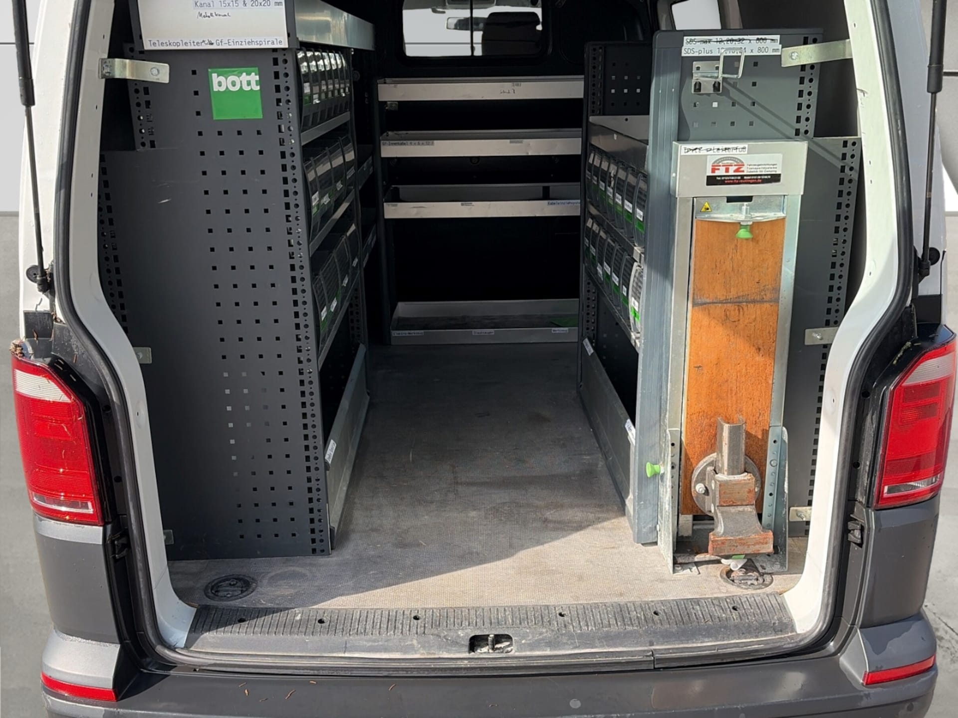 Volkswagen T6 Transporter Kasten kurzer Radstand