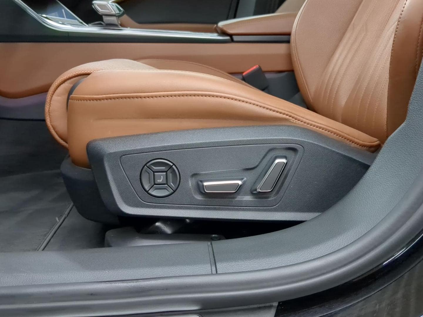 Bild über Audi A6 sport 40 TDI quattro S tronic - für weitere Informationen kontaktieren Sie den Audi Partner