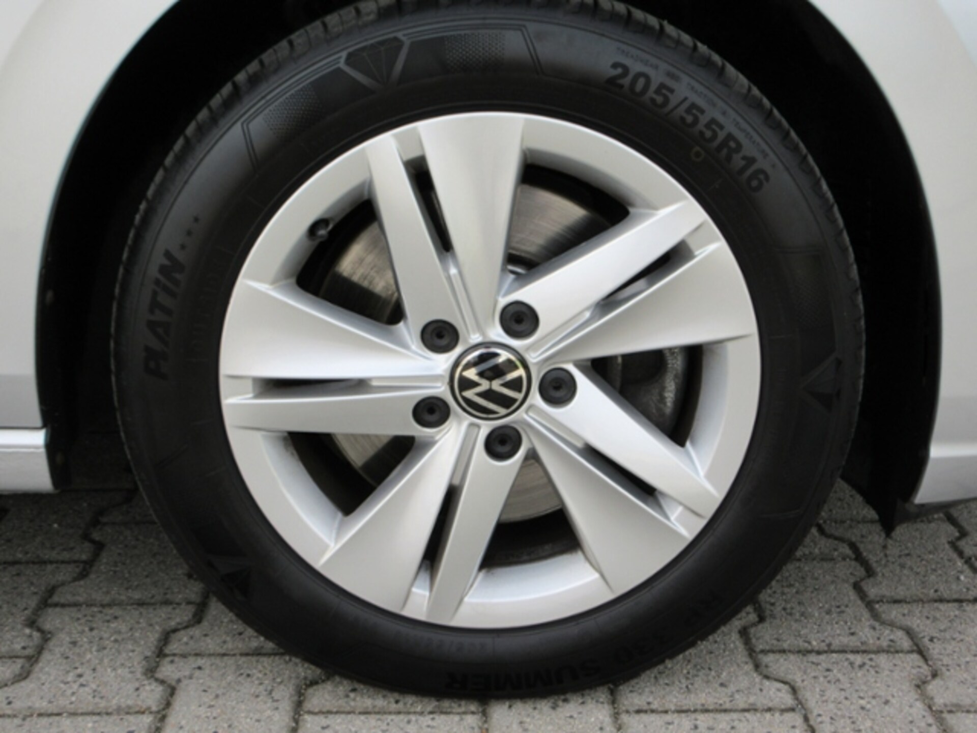 Volkswagen Golf Variant Life