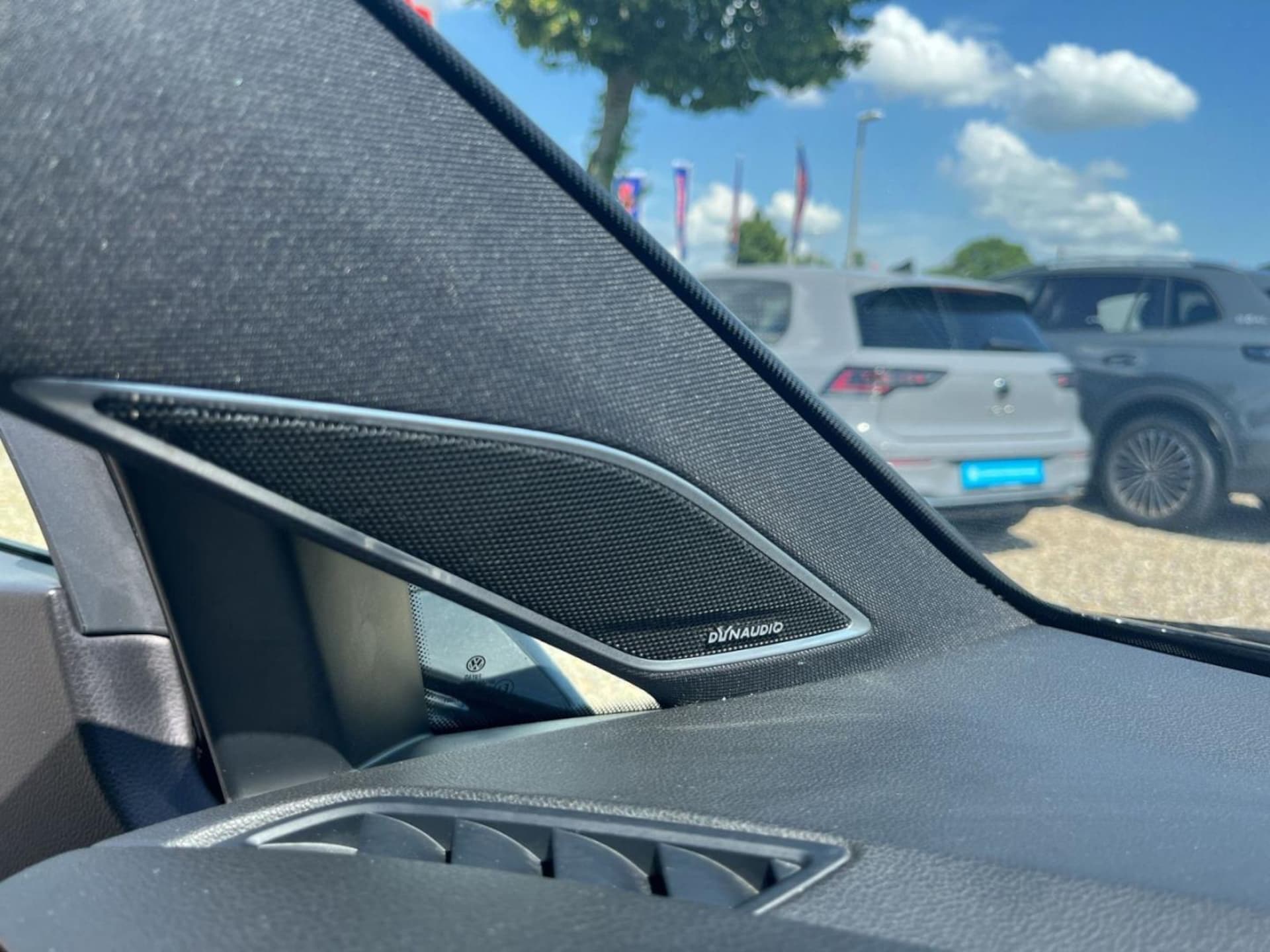 Volkswagen Golf Variant R