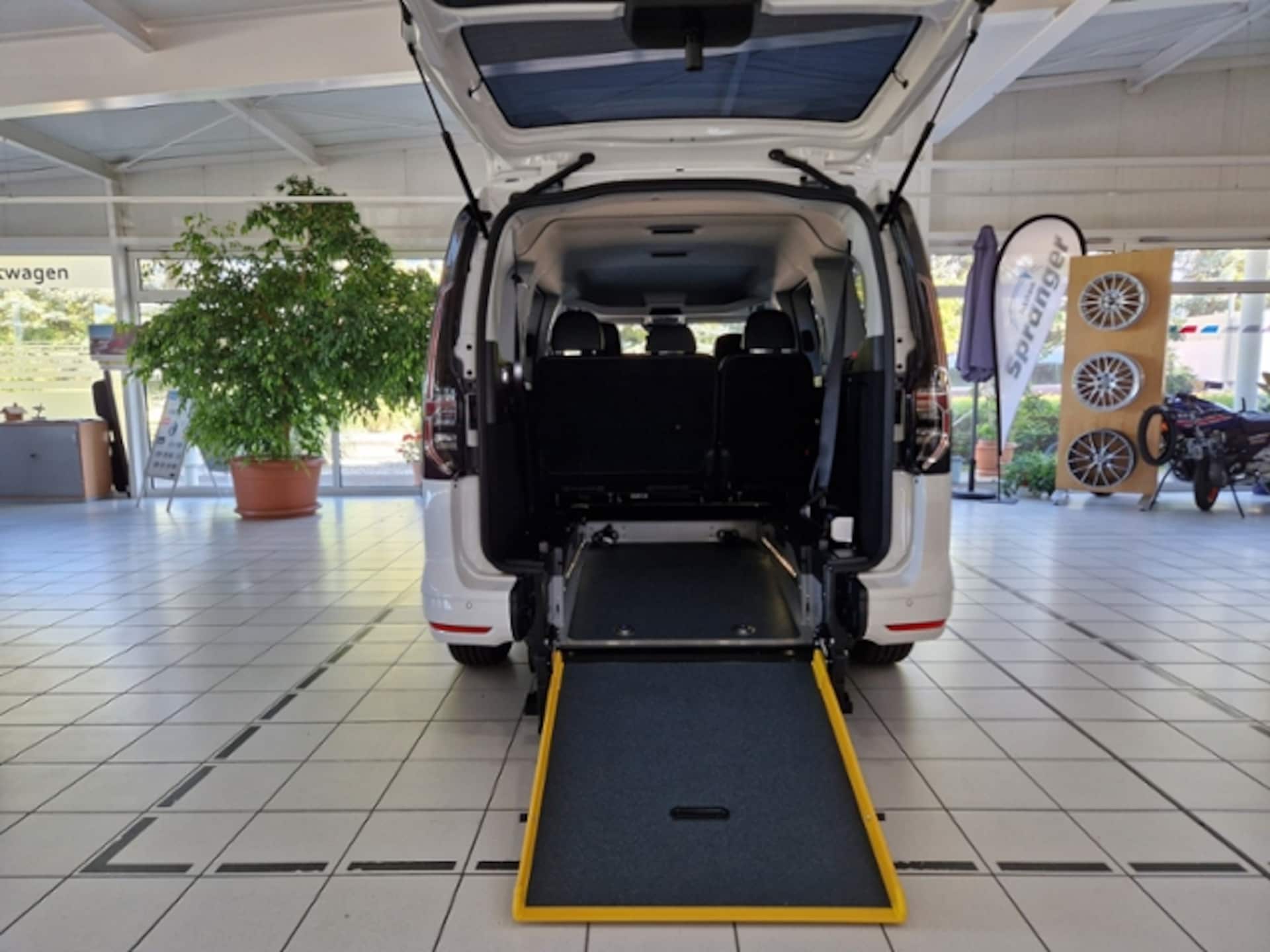 Volkswagen Caddy Maxi Basis-Modell