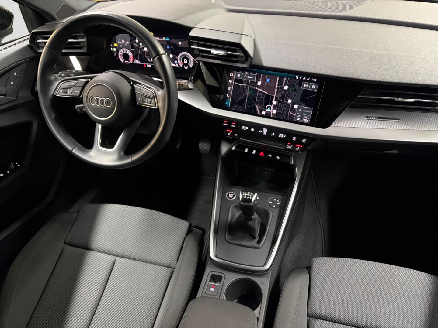 Bild über Audi A3 Sportback advanced 30 TFSI Schaltgetriebe - für weitere Informationen kontaktieren Sie den Audi Partner