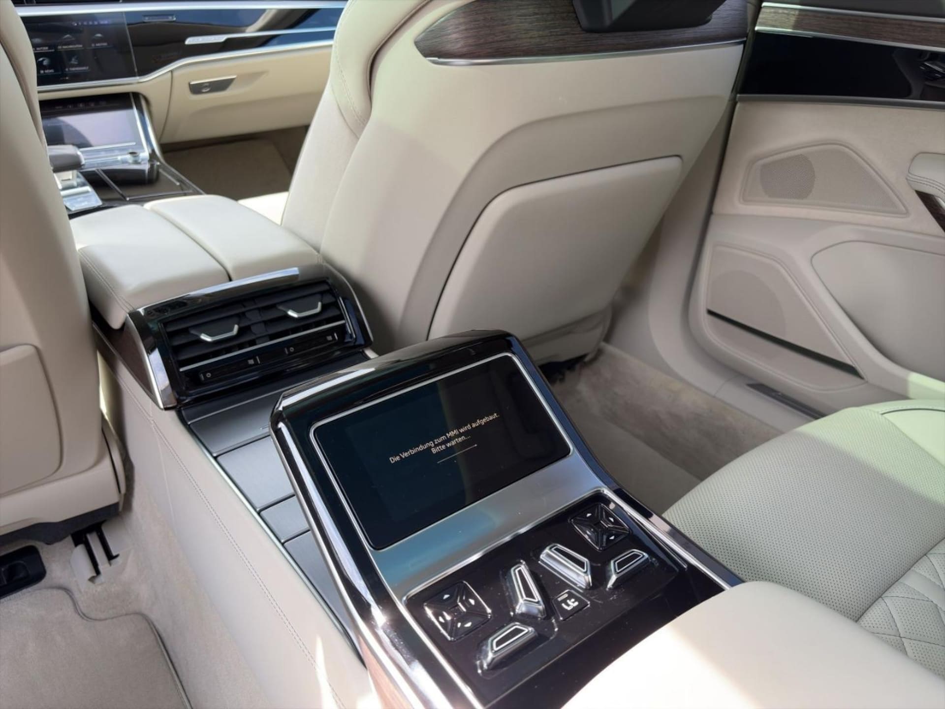 Audi A8 Lang