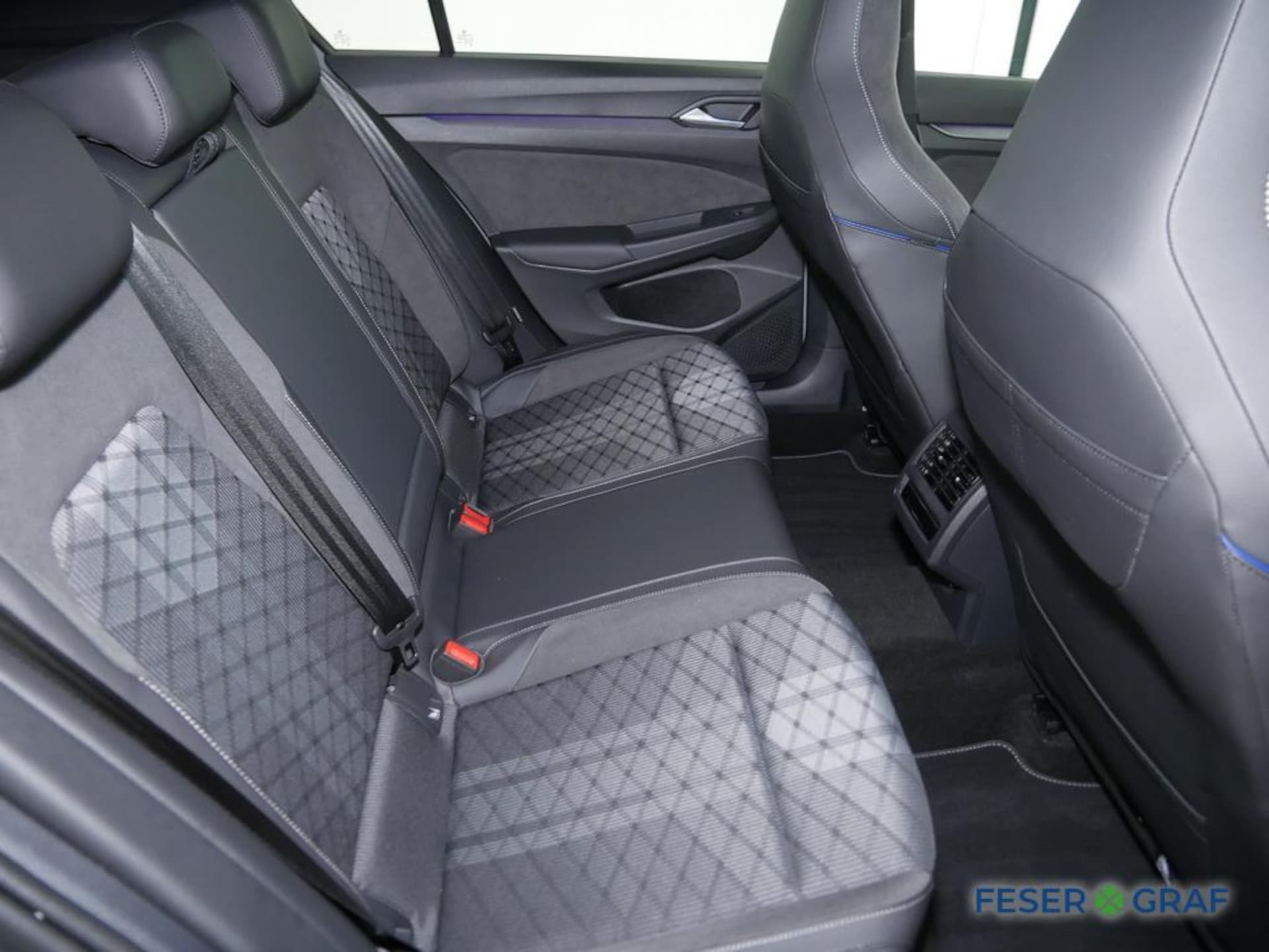 Volkswagen Golf R-Line