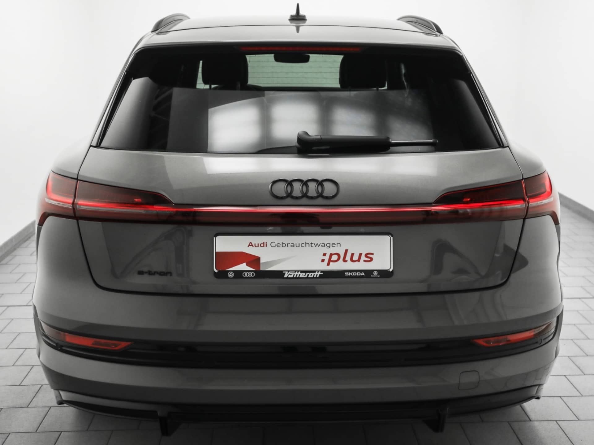 Audi e-tron S line