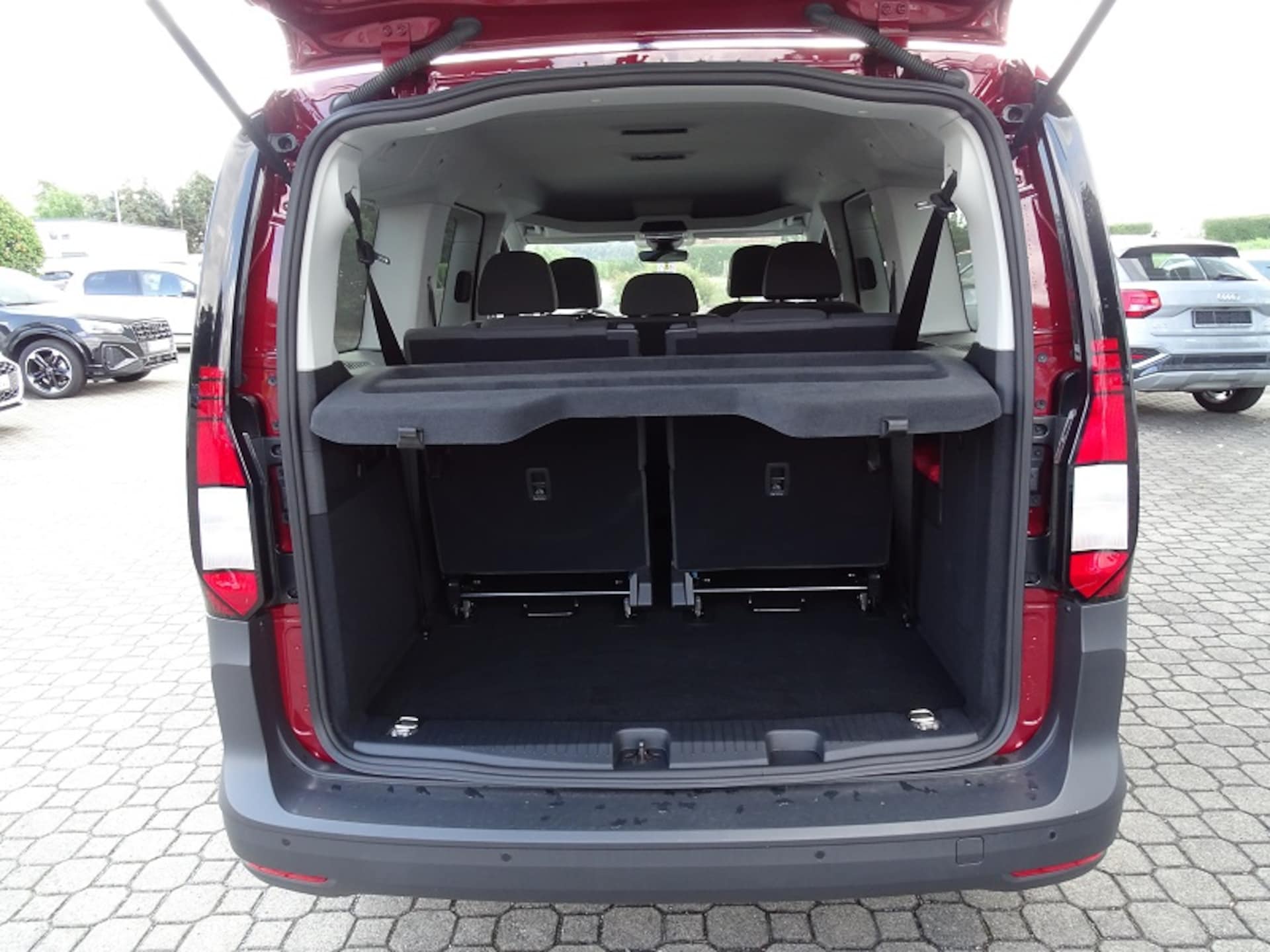Volkswagen Caddy Maxi Basis-Modell
