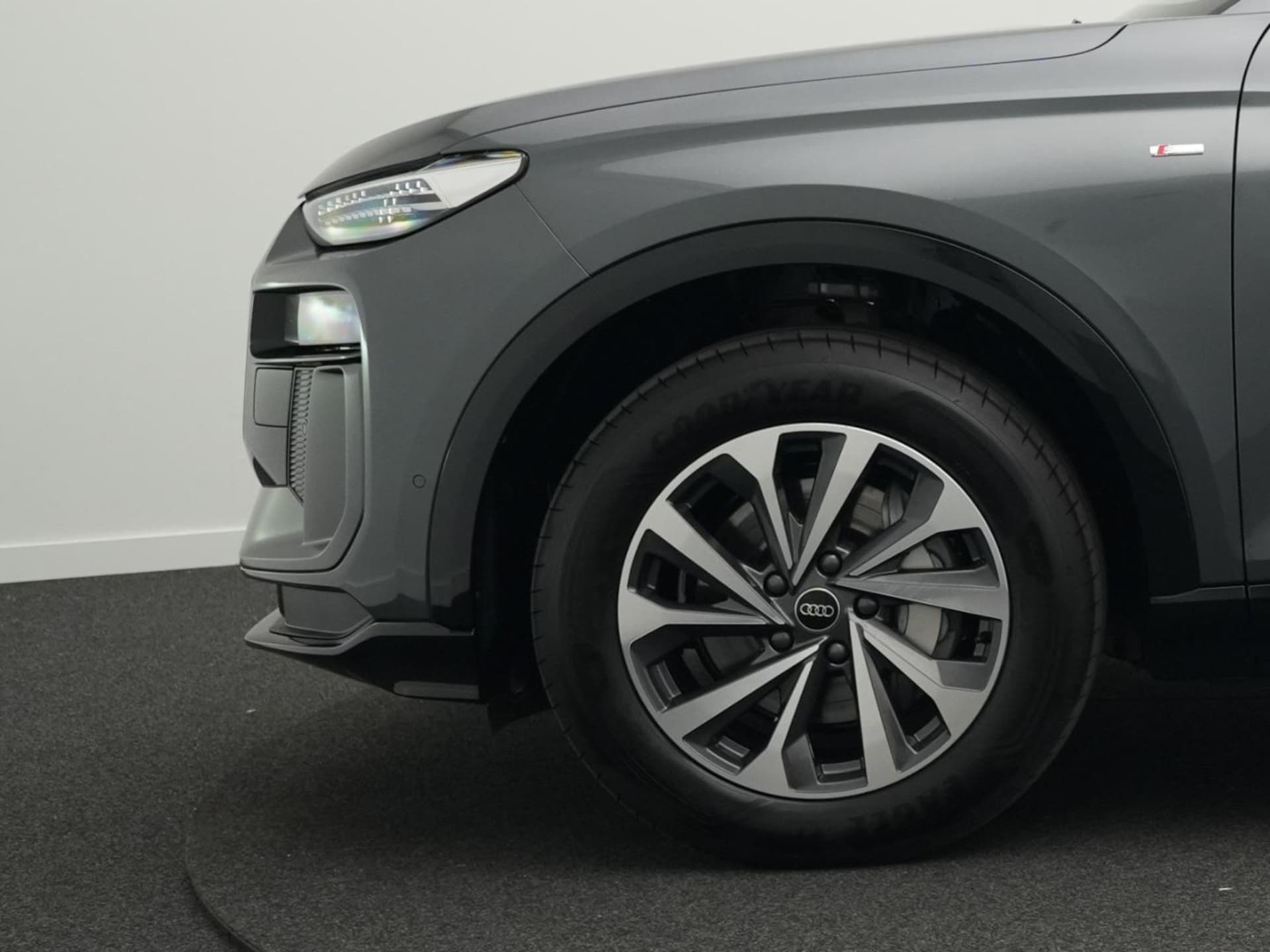 Audi Q6 SUV e-tron