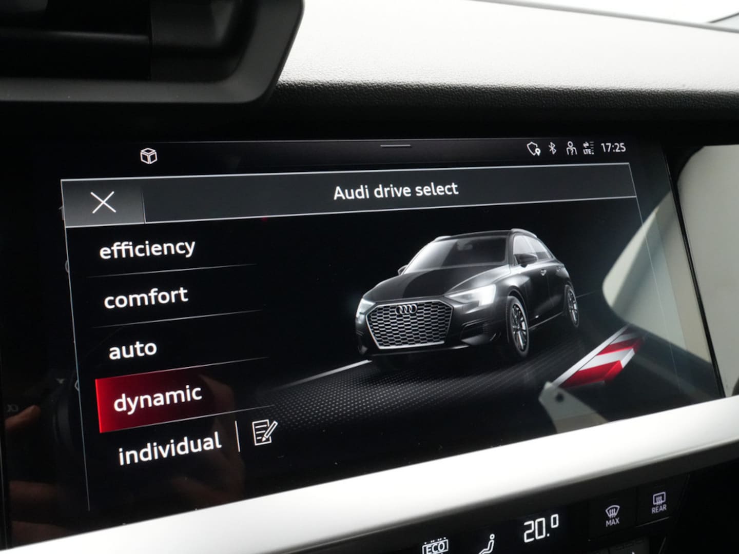 Bild über Audi A3 Sportback TFSI e 40 TFSI e S tronic - für weitere Informationen kontaktieren Sie den Audi Partner