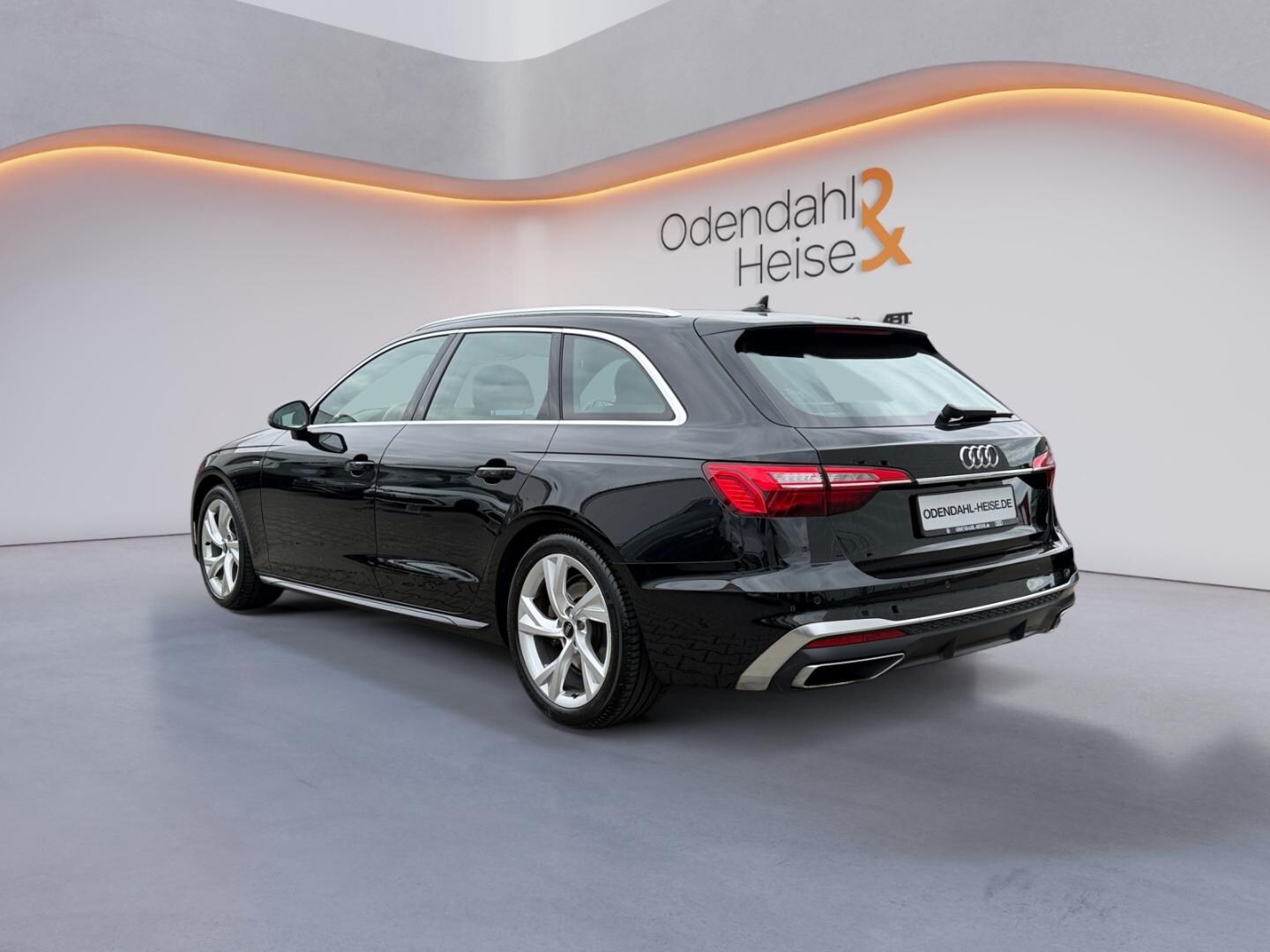 Bild über Audi A4 Avant S line 35 TDI S tronic - für weitere Informationen kontaktieren Sie den Audi Partner