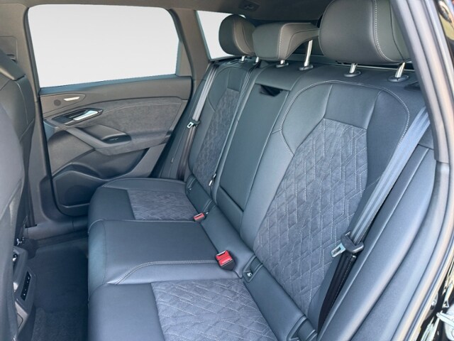 Image about Audi Q6 SUV e-tron e-tron quattro