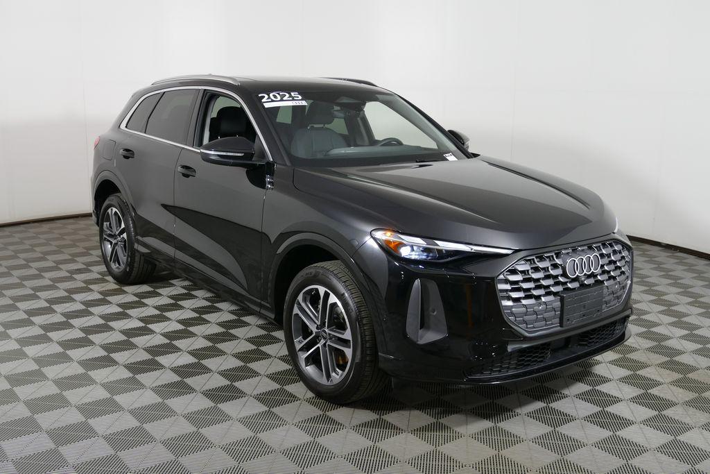 2025 Audi Q5 40 Premium's photo