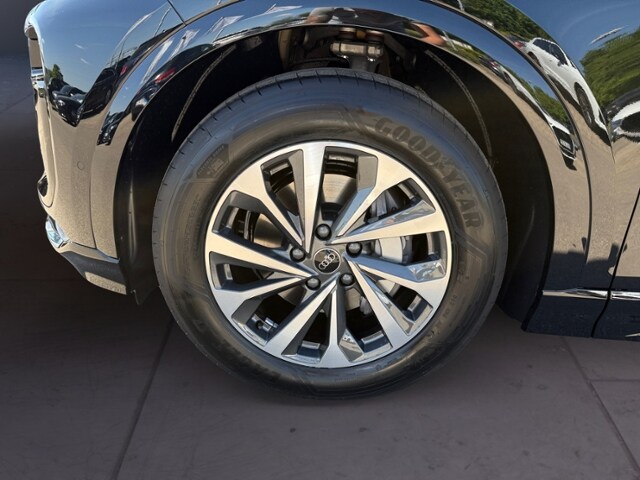 Image about Audi Q6 SUV e-tron e-tron quattro