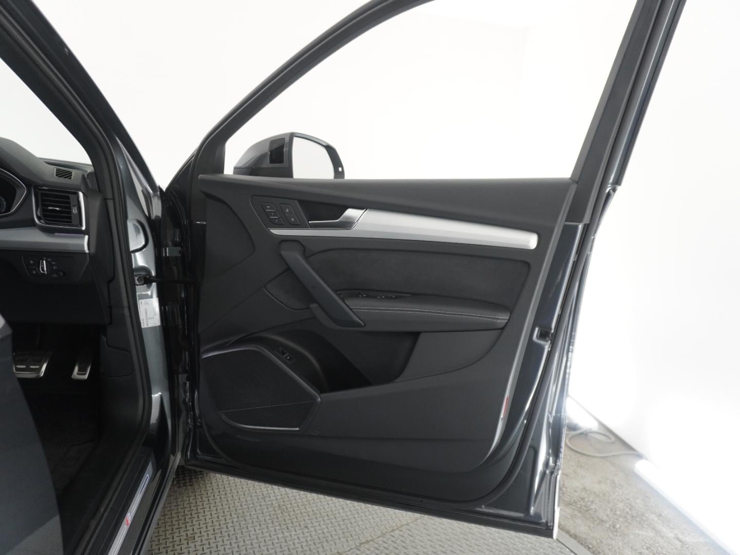 Audi Q5 Sportback 40 TDI quattro S line 150(204) kW(PS) S tronic for more details contact your dealer