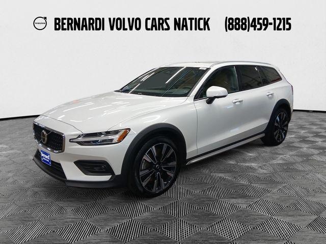2024 Volvo V60 Cross Country