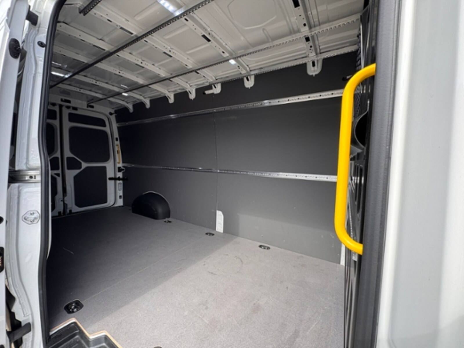 Volkswagen Crafter Kasten langer Radstand – Bild 7