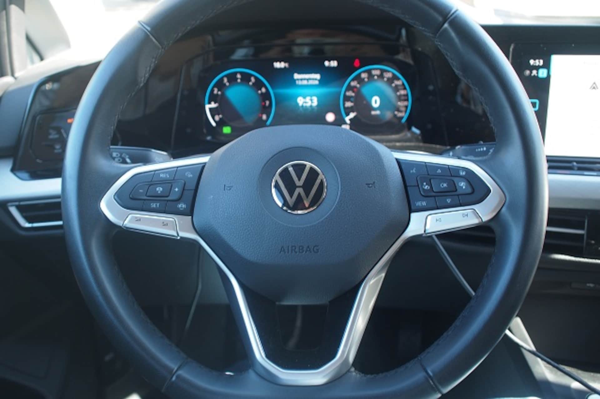 Volkswagen Golf Life