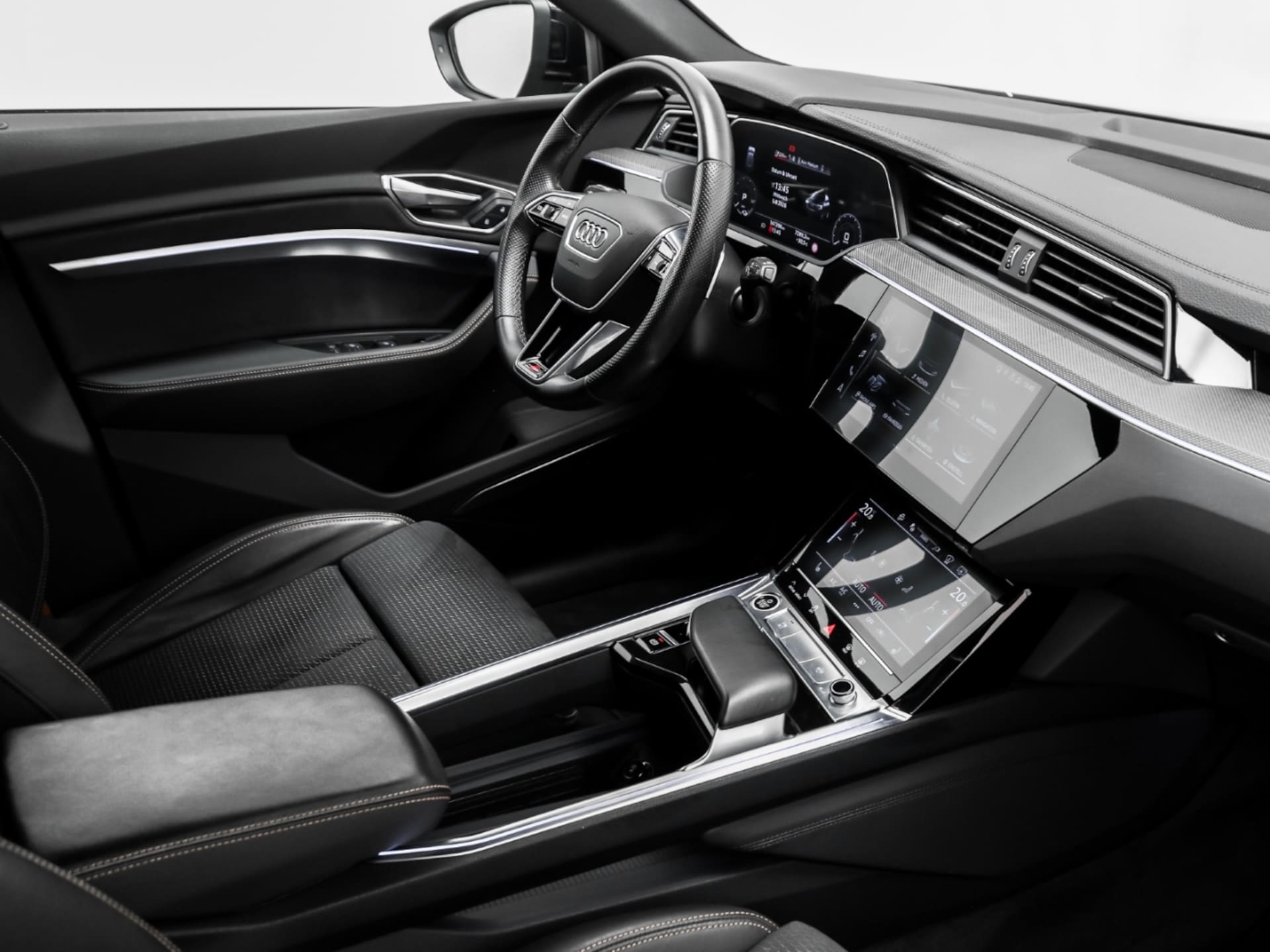 Audi e-tron S line