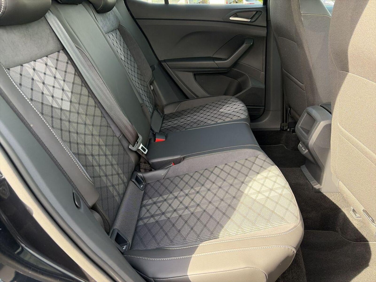 Volkswagen T-Cross – Bild 9