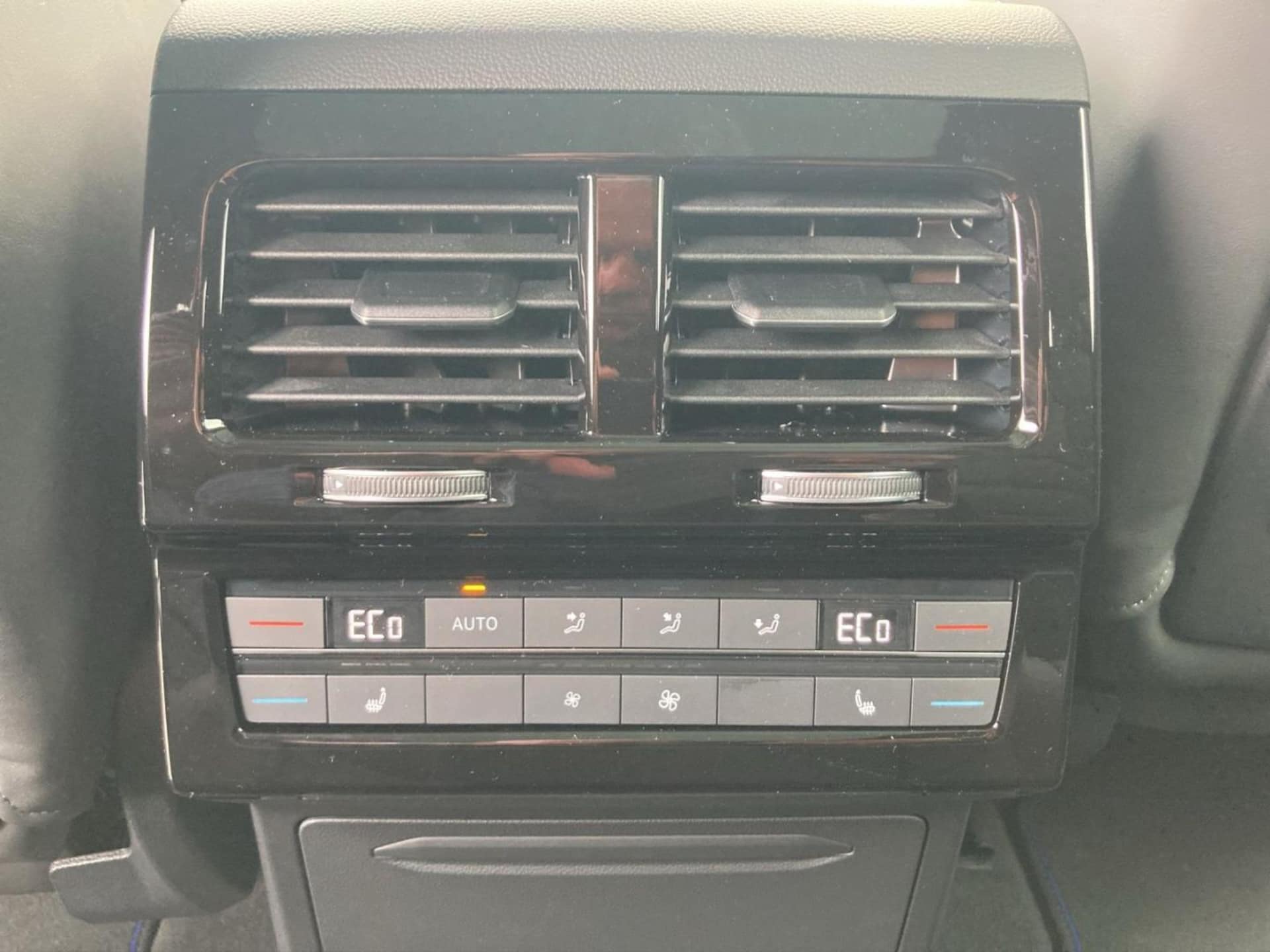 Volkswagen Touareg R