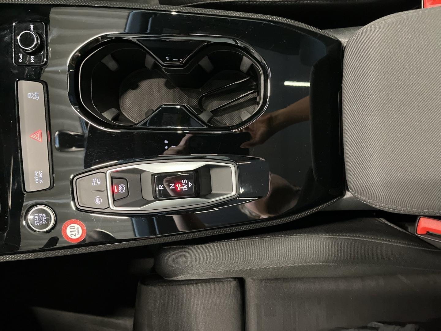 Bild über Audi A5 Avant TDI 150 kW S tronic - für weitere Informationen kontaktieren Sie den Audi Partner