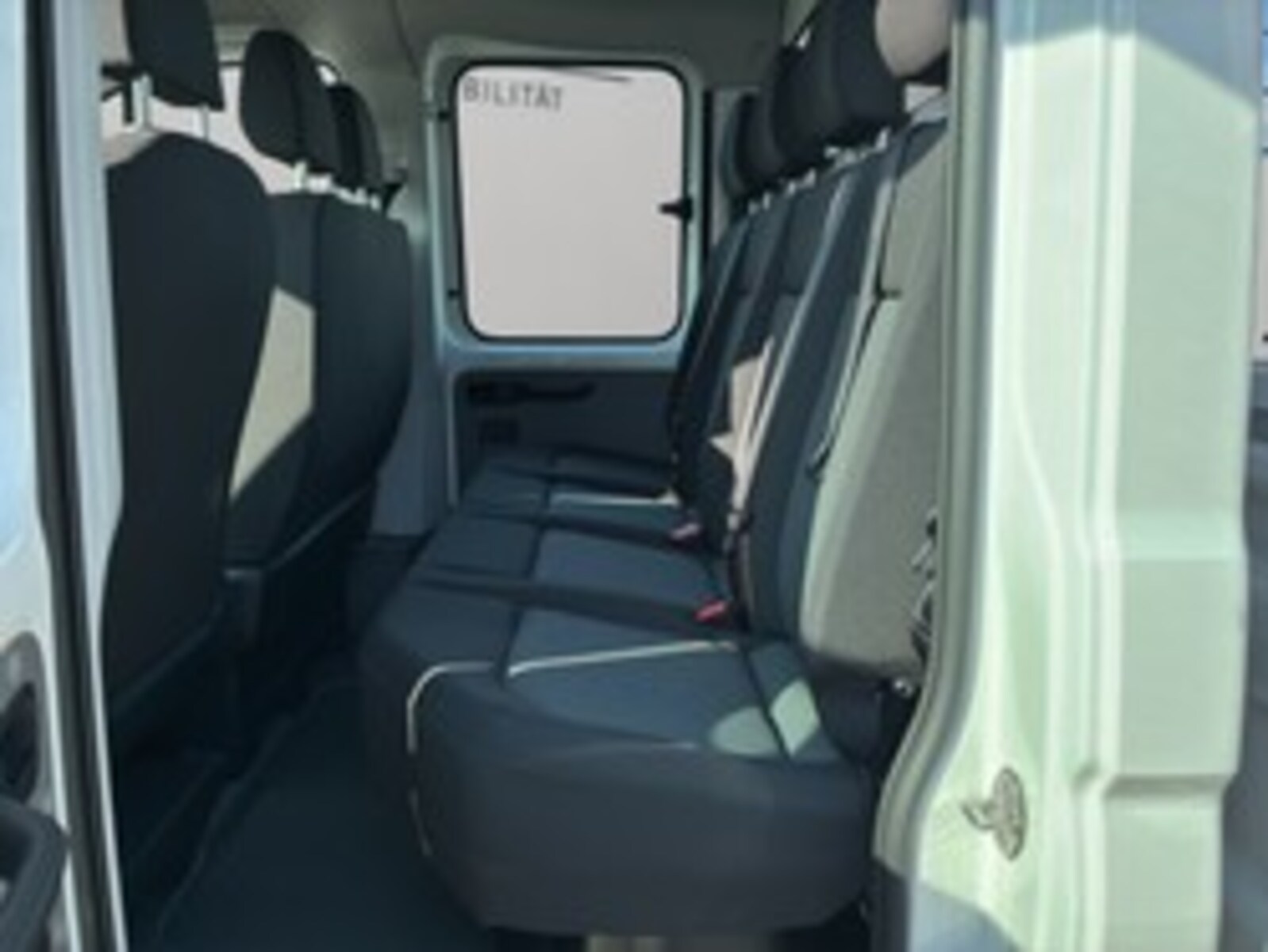 Volkswagen Crafter Doppelkabine mittlerer Radstand – Bild 11