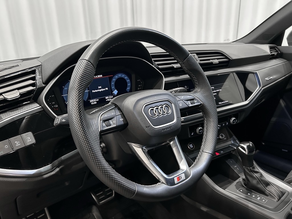 Bild som visar Audi Q3 TFSI e Q3 45 TFSI e S line 245 hk S tronic - för mer information kontakta din Audi Partner