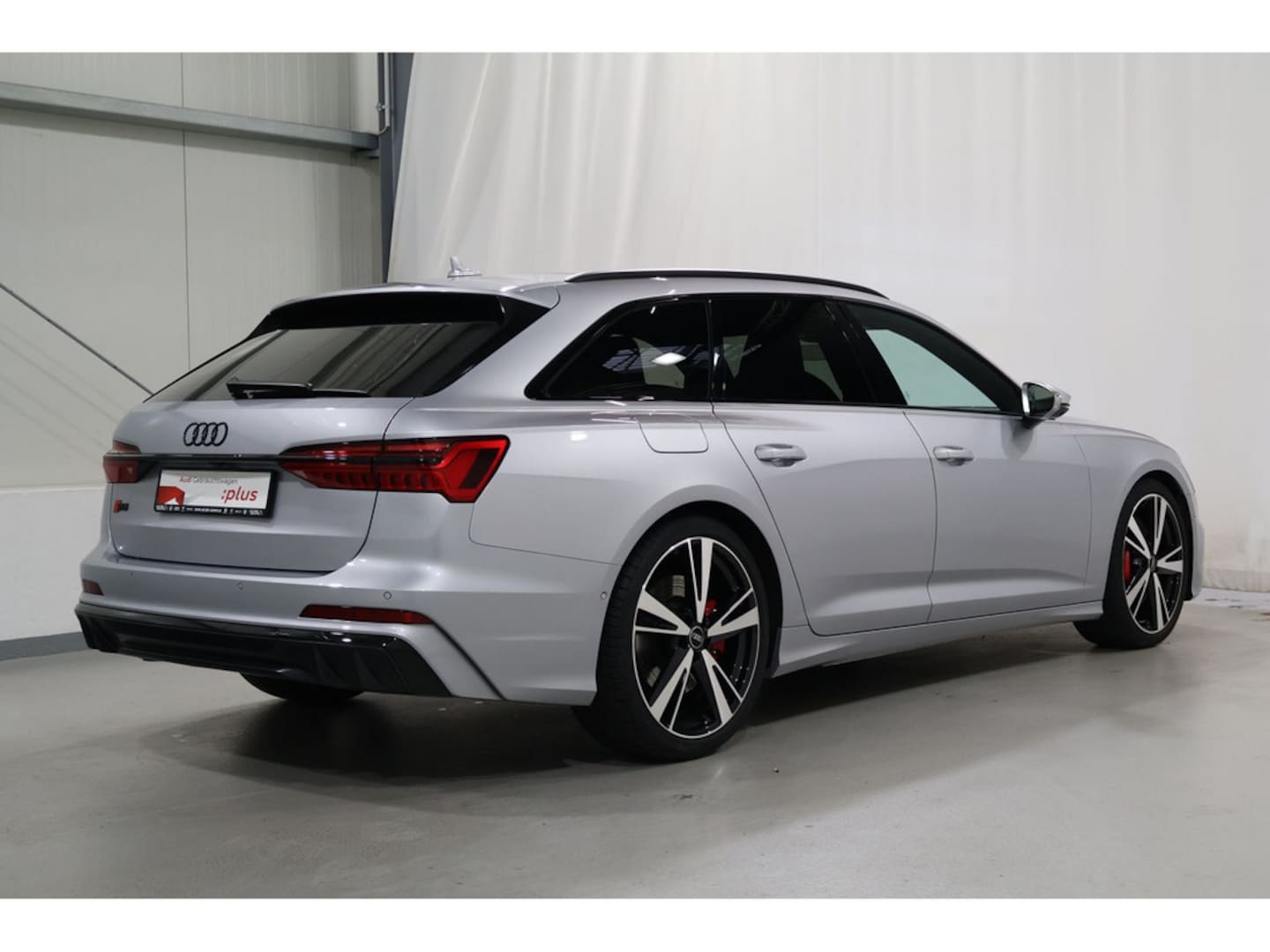 Bild über Audi S6 Avant TDI quattro tiptronic - für weitere Informationen kontaktieren Sie den Audi Partner