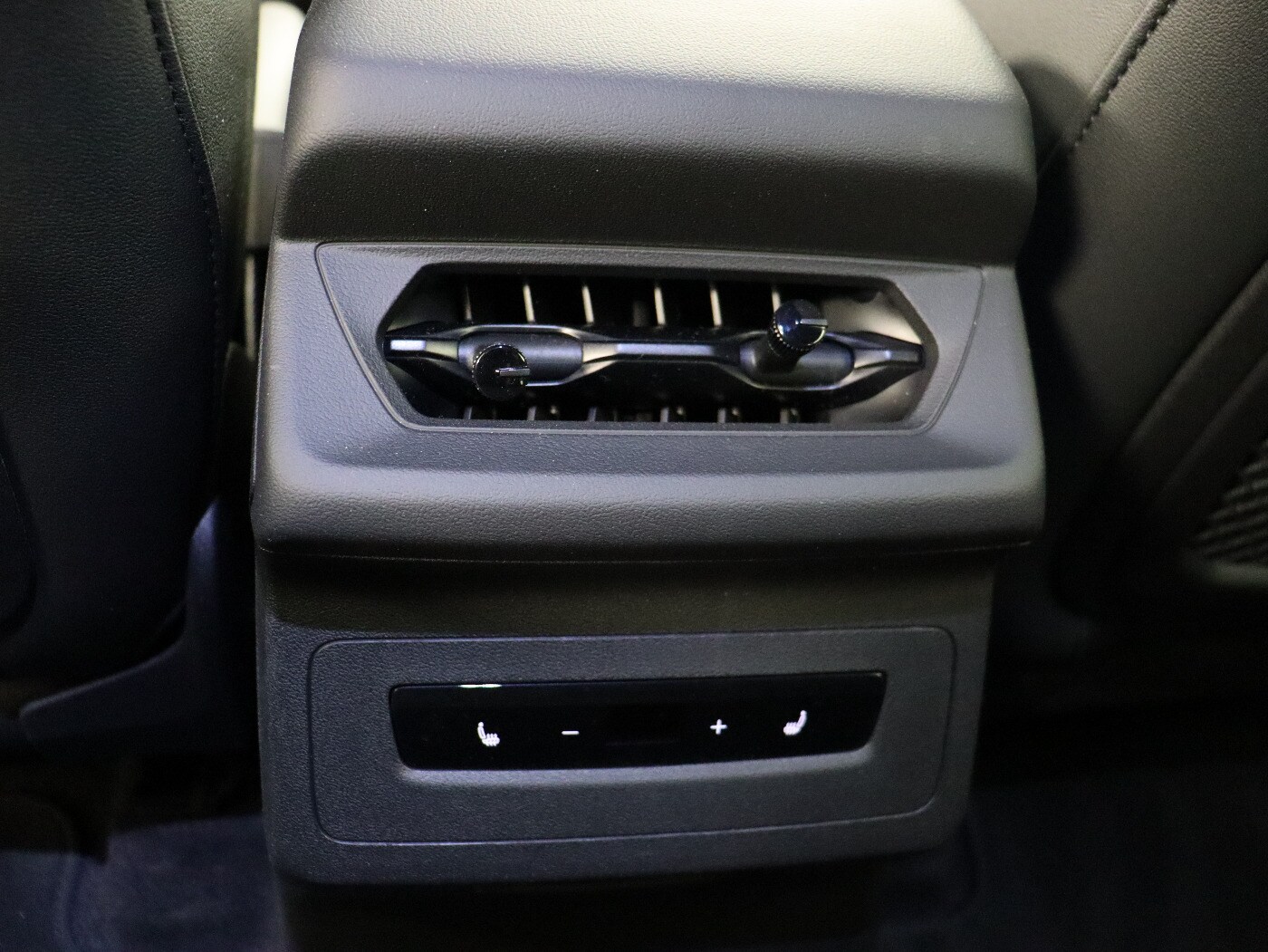 Image about Audi Q6 SUV e-tron e-tron quattro