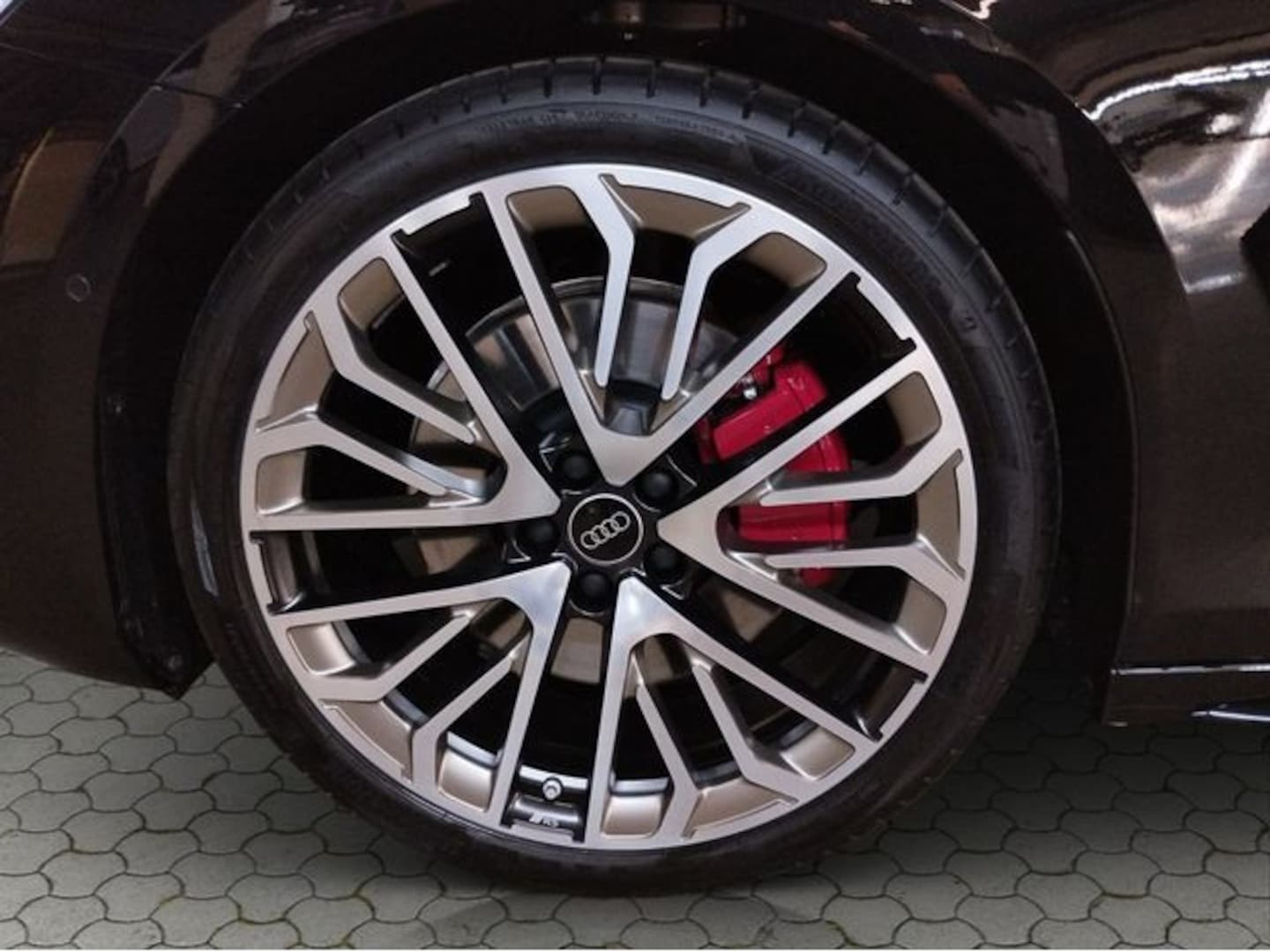 Bild über Audi A6 Avant TFSI quattro 270 kW S tronic - für weitere Informationen kontaktieren Sie den Audi Partner