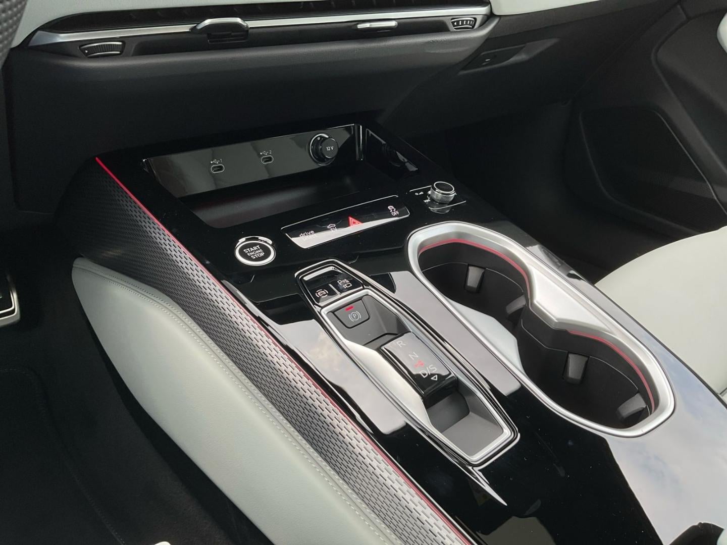 Bild über Audi A6 Limousine e-hybrid e-hybrid quattro 270 kW S tronic - für weitere Informationen kontaktieren Sie den Audi Partner