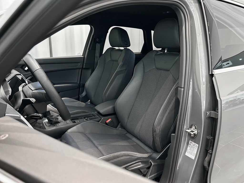 Bild som visar&nbsp;Audi Q3 TFSI e&nbsp;Q3 45 TFSI e S line 245 hk S tronic - för mer information kontakta din Audi Partner