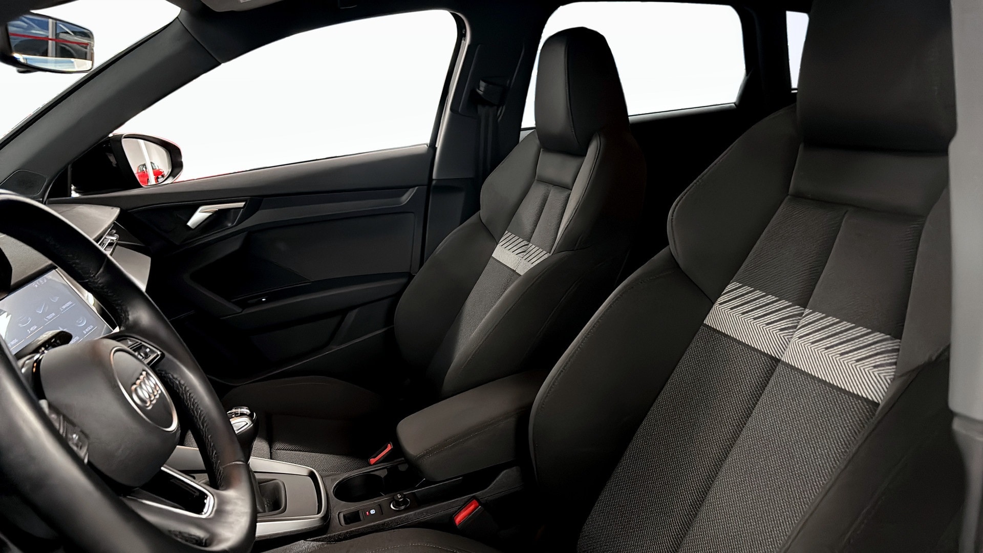 Bild som visar Audi A3 Sportback A3 Sportback 35 TFSI Proline advanced 150 hk 6-växlad - för mer information kontakta din Audi Partner