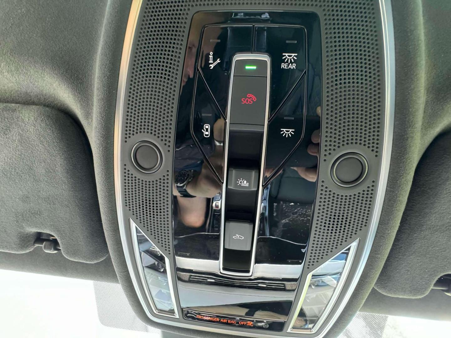 2024 Audi S8 Base - Photo 25
