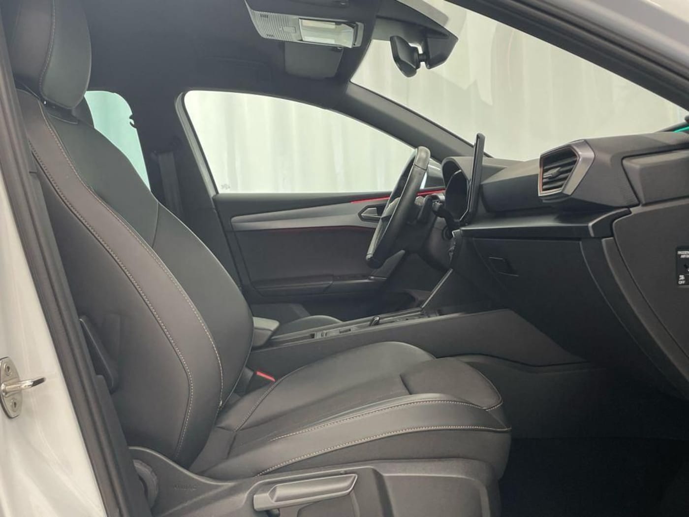 CUPRA Leon Sportstourer 1.5 eTSI DSG 110 kW (150 CV) — photo 6