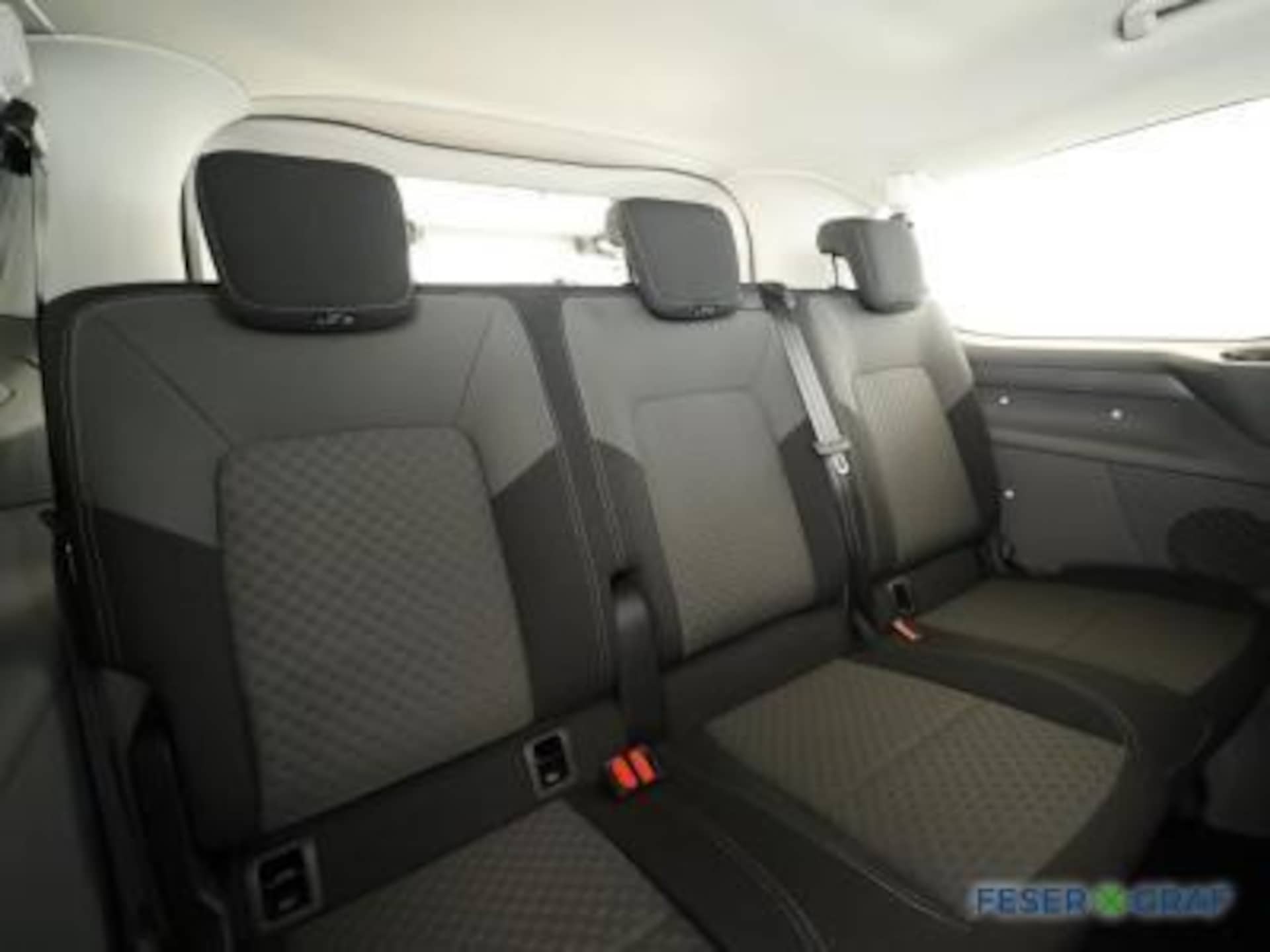 Volkswagen e-Caravelle Life
