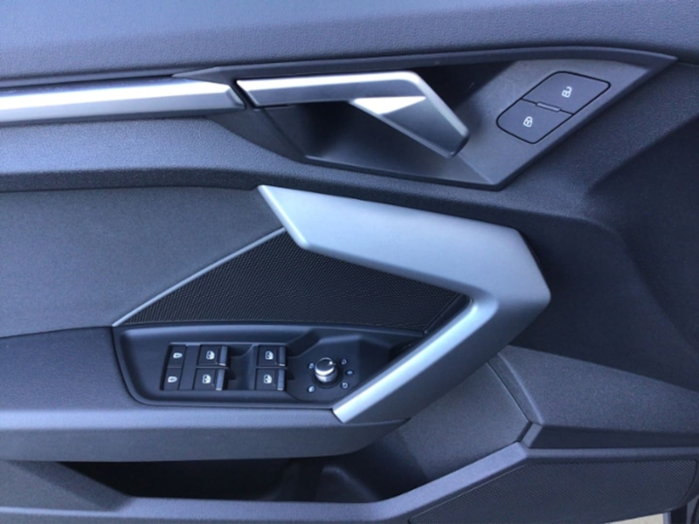 Bild über Audi A3 Sportback 30 TDI Schaltgetriebe - für weitere Informationen kontaktieren Sie den Audi Partner