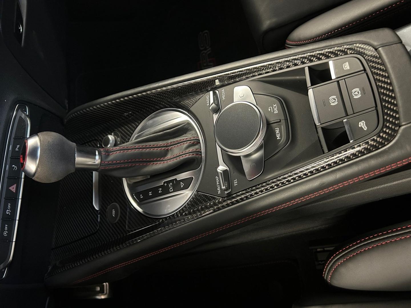 Bild über Audi TT RS Roadster TFSI quattro S tronic - für weitere Informationen kontaktieren Sie den Audi Partner