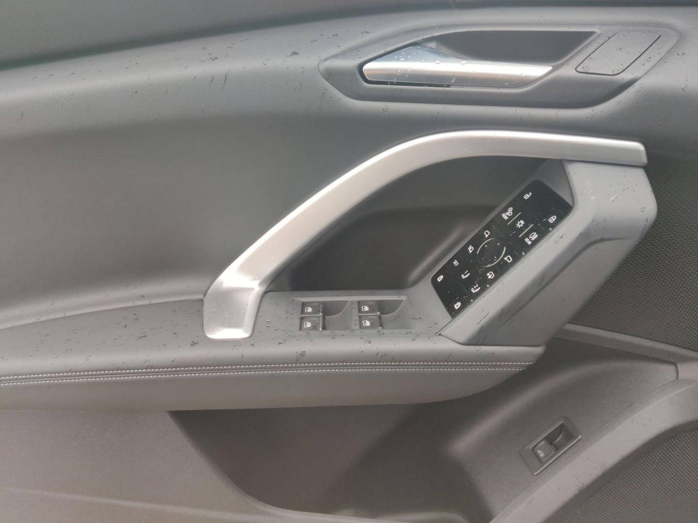 Image about Audi Q5 SUV TDI quattro 150 kW S tronic