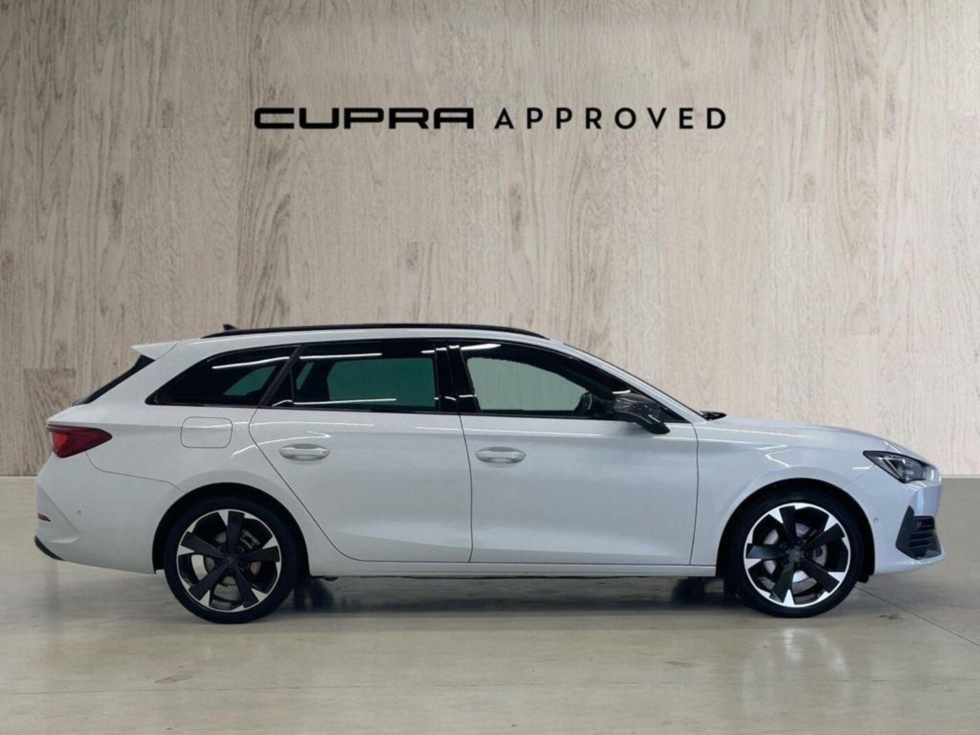 CUPRA Leon Sportstourer 1.5 eTSI DSG 110 kW (150 CV) — photo 4