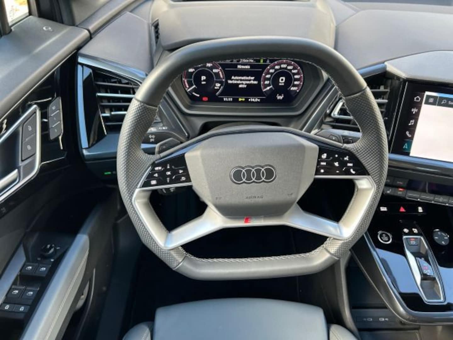 Bild über Audi Q4 Sportback e-tron 50 e-tron quattro - für weitere Informationen kontaktieren Sie den Audi Partner