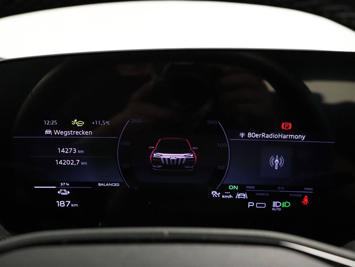Image about Audi Q6 SUV e-tron e-tron quattro