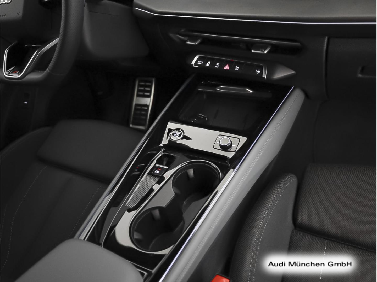 Bild über Audi Q3 SUV TFSI quattro 150 kW S tronic - für weitere Informationen kontaktieren Sie den Audi Partner