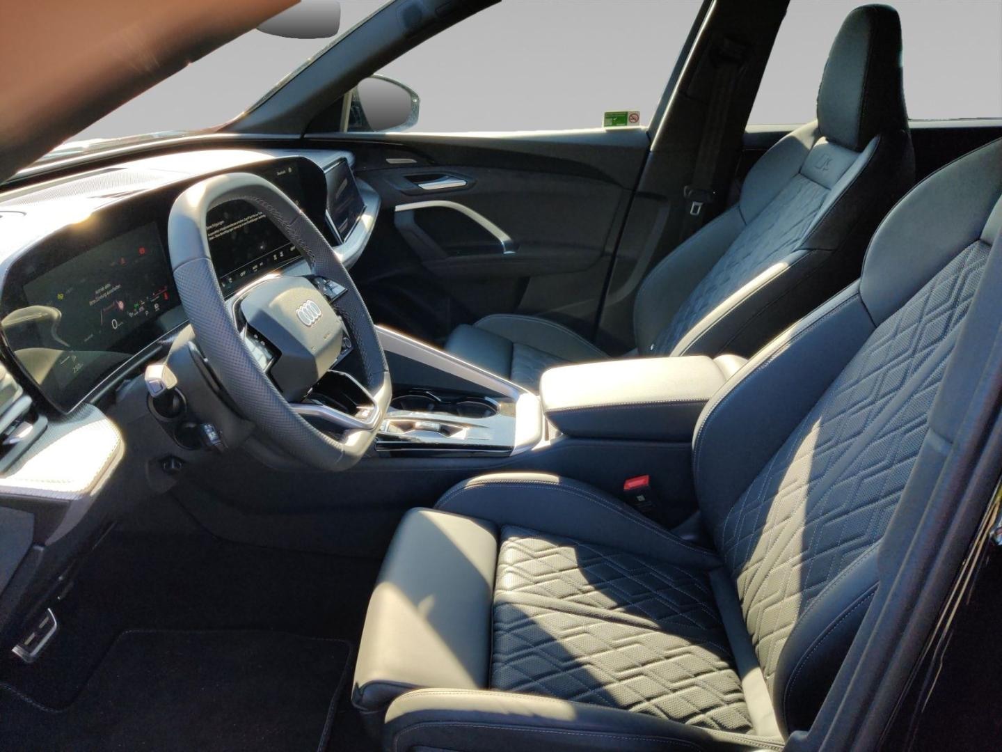 Bild über Audi SQ5 SUV TFSI 270 kW S tronic - für weitere Informationen kontaktieren Sie den Audi Partner