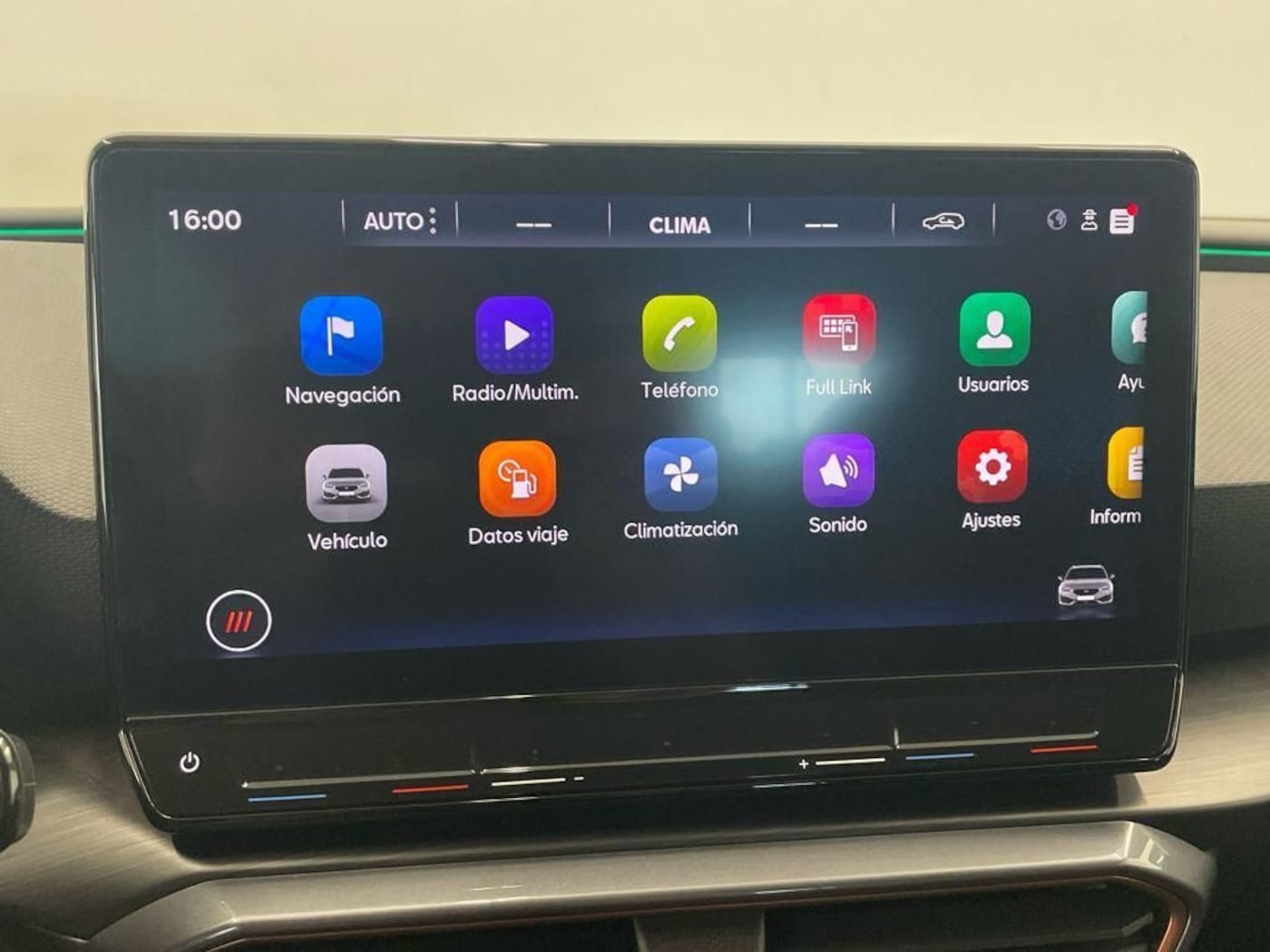 CUPRA Leon Sportstourer 1.5 eTSI DSG 110 kW (150 CV) — photo 18