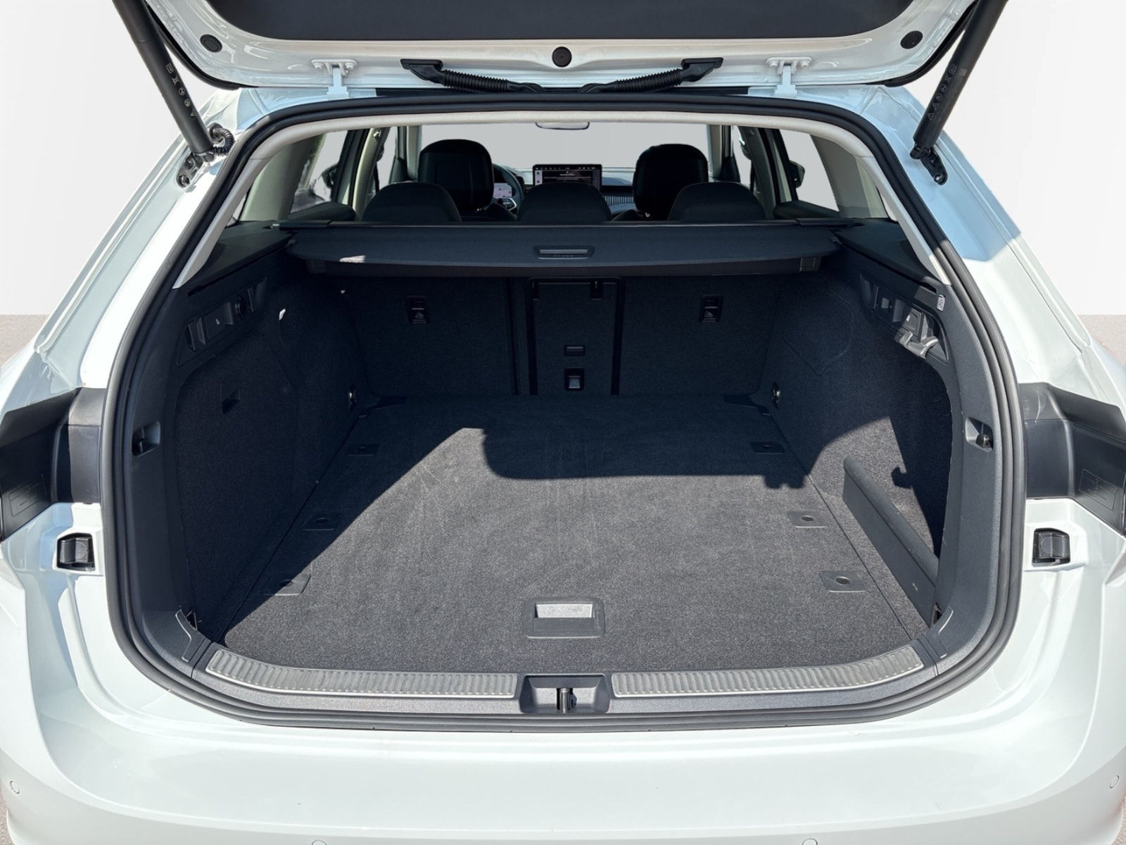 Škoda Superb Combi – Bild 10